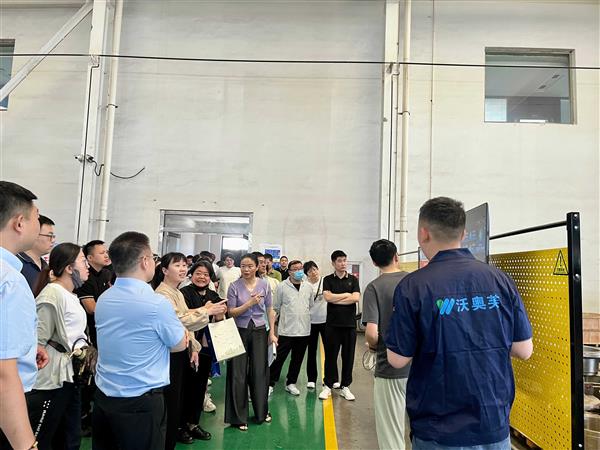 科工局携企业高管团实地探访我司，深入了解智慧工厂数字化生产